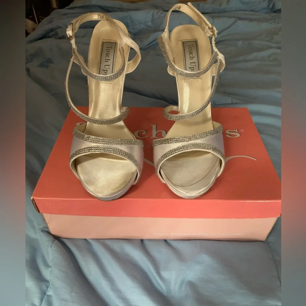 Touch Ups 7.5 “Allie” white satin rhinestone heels - Picture 2 of 16